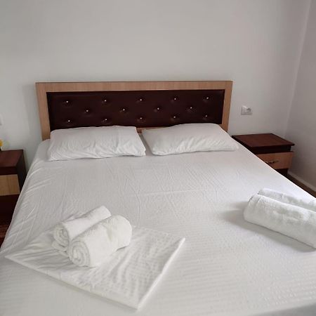 Guest House Eloid Berat Zewnętrze zdjęcie