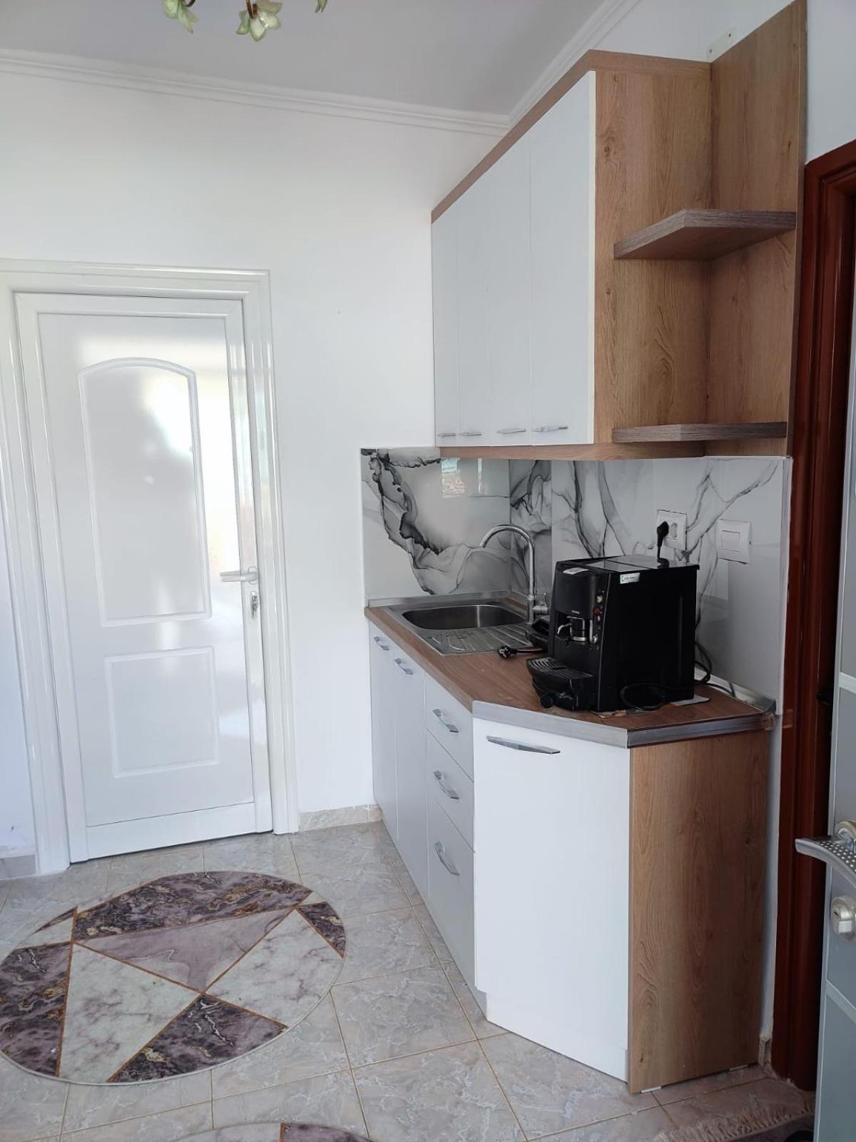 Guest House Eloid Berat Zewnętrze zdjęcie