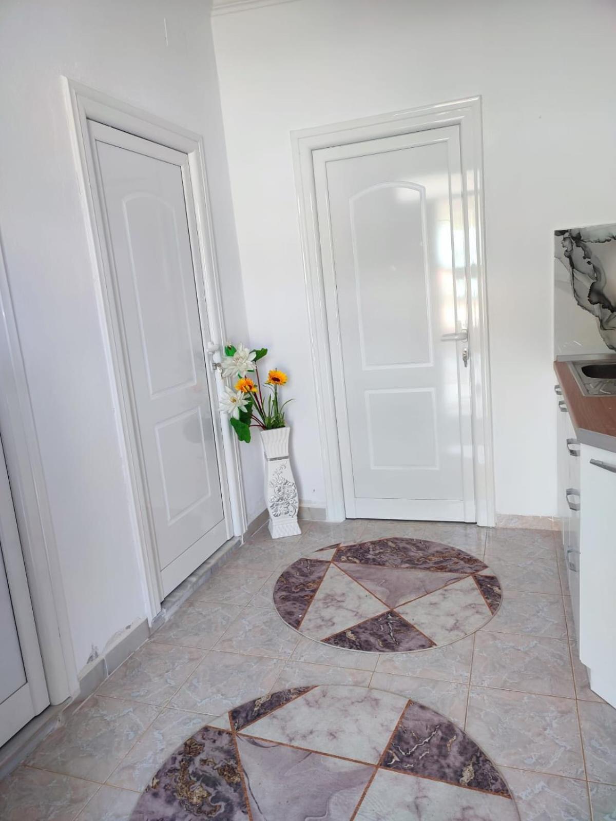 Guest House Eloid Berat Zewnętrze zdjęcie