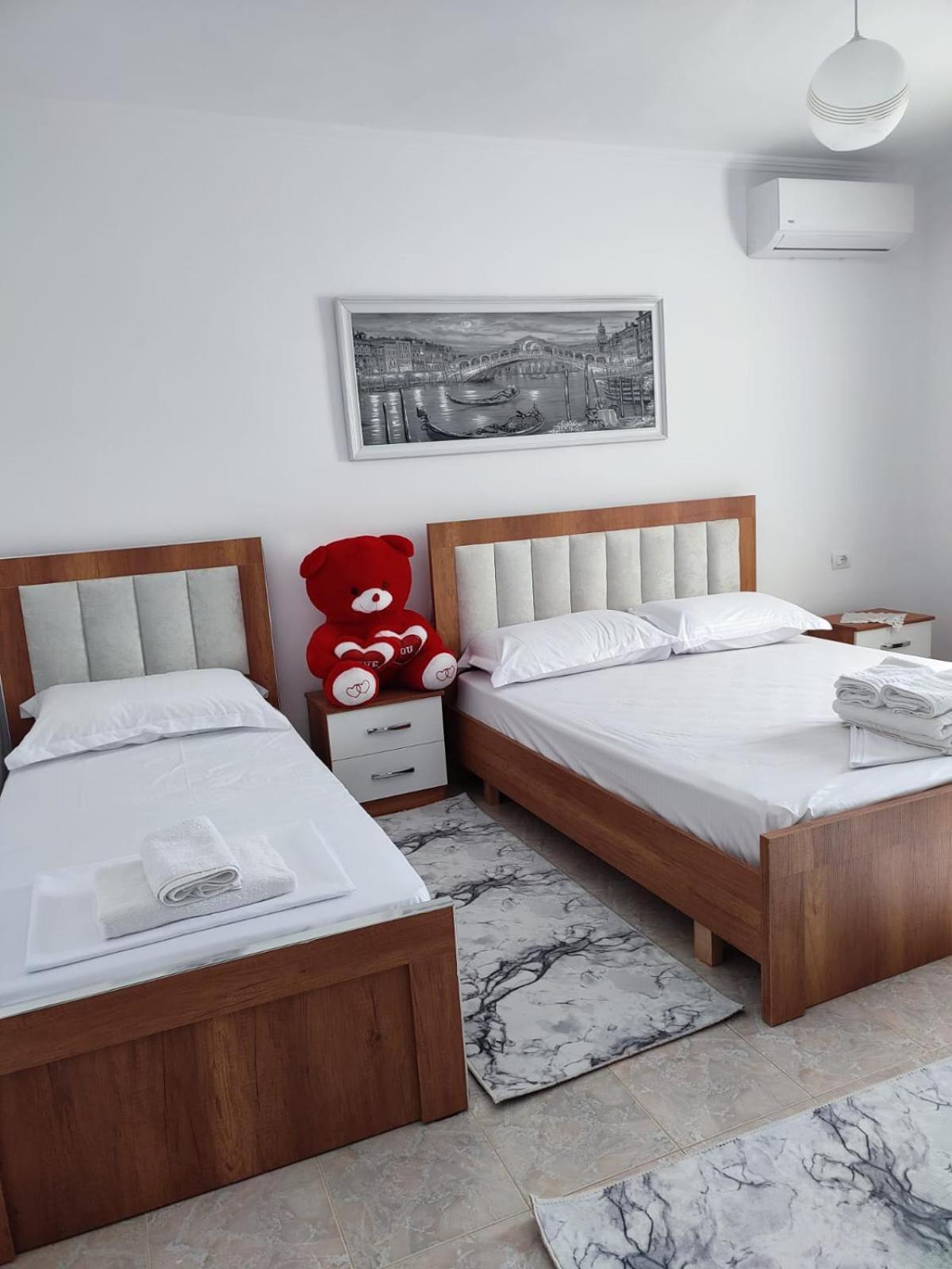 Guest House Eloid Berat Zewnętrze zdjęcie